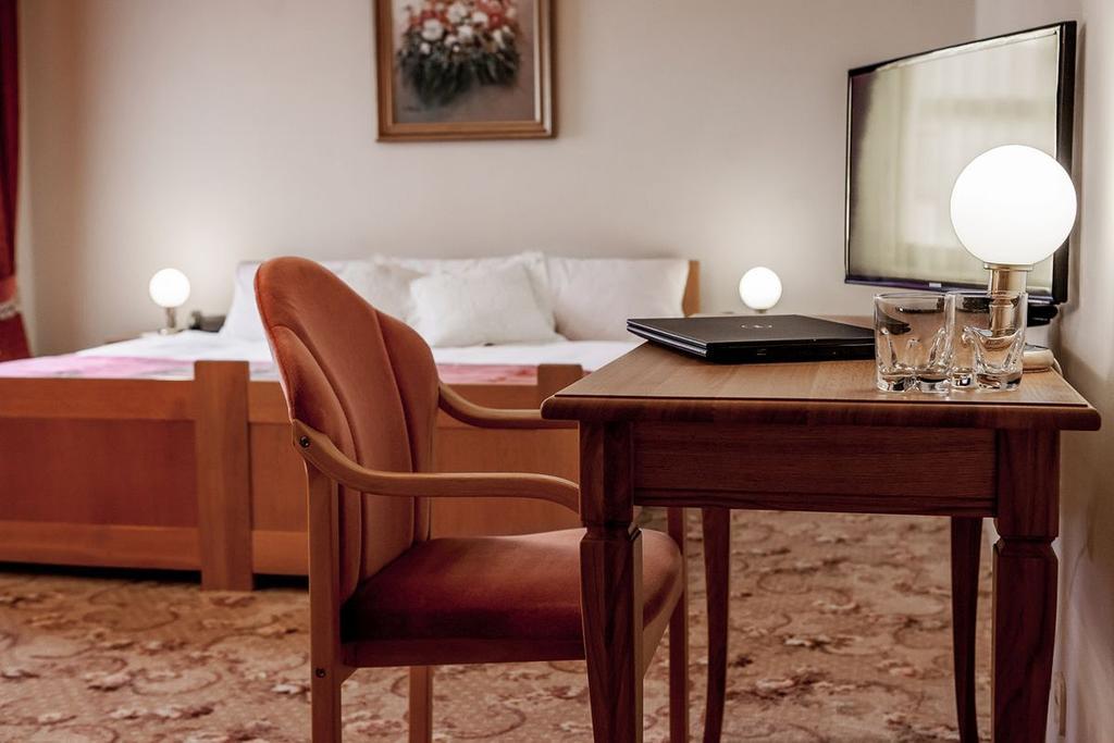 Palazzo Adler Bed & Breakfast Swarzedz Ngoại thất bức ảnh