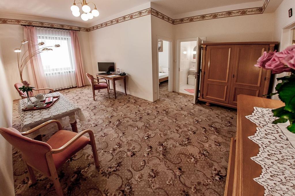 Palazzo Adler Bed & Breakfast Swarzedz Ngoại thất bức ảnh