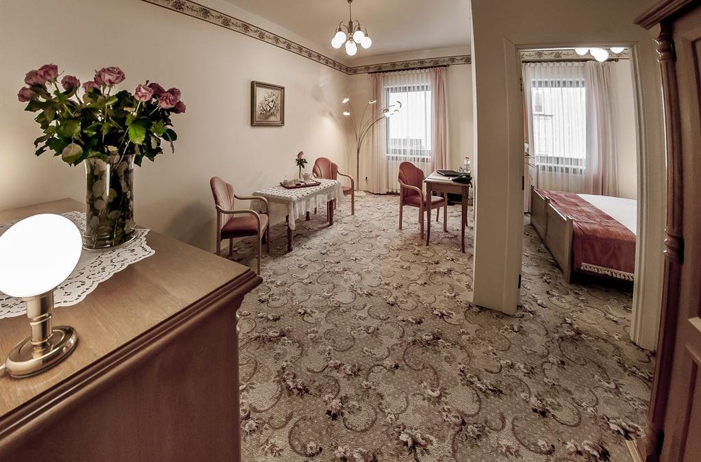Palazzo Adler Bed & Breakfast Swarzedz Ngoại thất bức ảnh